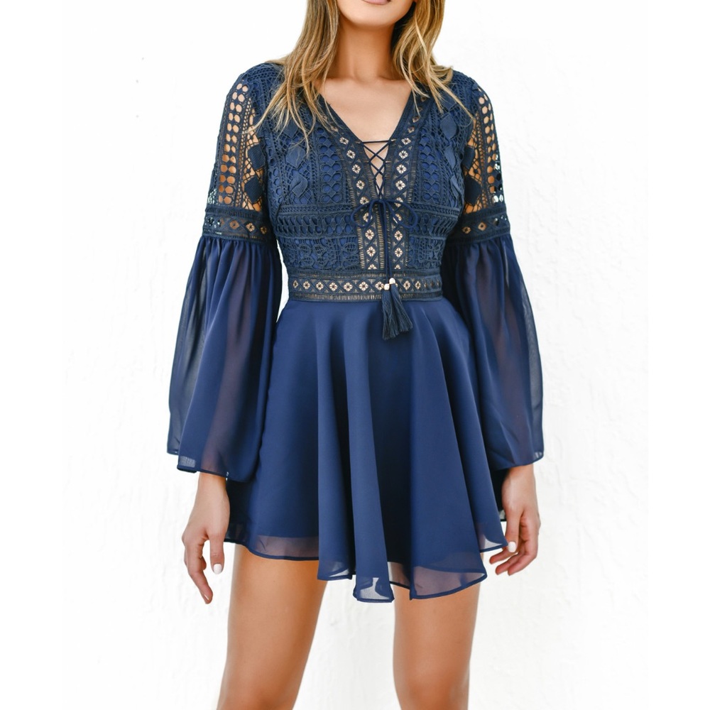 Two sisters dress
